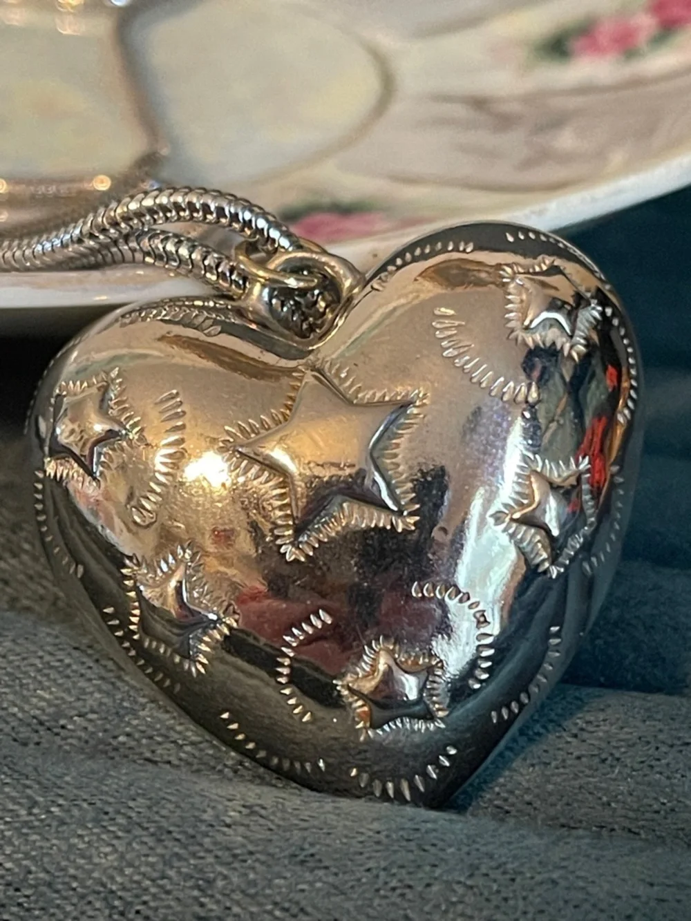 Vintage Trifari Celestial Star Puffy Heart Pendant on Crown Trifari Snake Chain - Picture 7 of 10